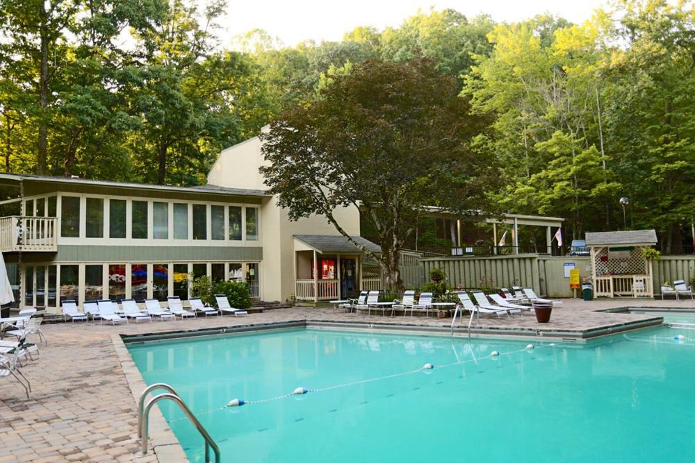 Three Bears Den, Hot Tub, Pool Table, Pool Access, 1089 Free Tickets Each Paid Day, Dollywood Inclu Vila Gatlinburg Quarto foto